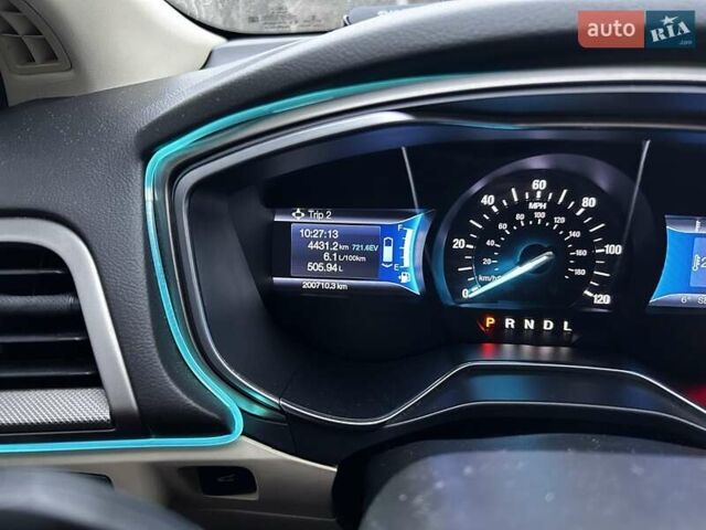 Белый Форд Фьюжн, объемом двигателя 2 л и пробегом 199 тыс. км за 13000 $, фото 10 на Automoto.ua