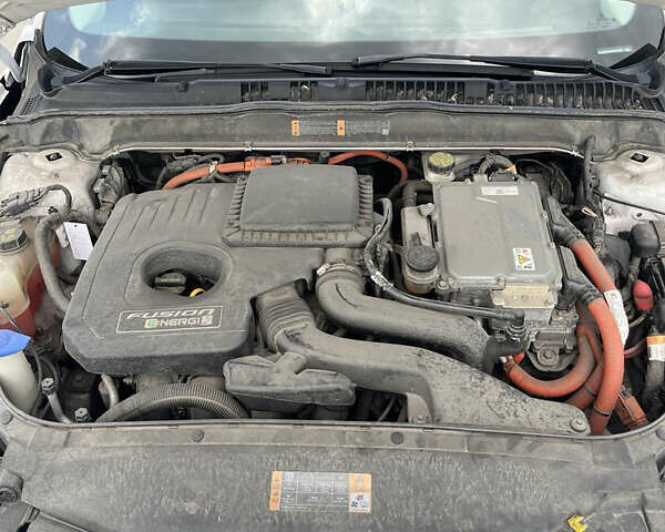 Белый Форд Фьюжн, объемом двигателя 2 л и пробегом 214 тыс. км за 10400 $, фото 7 на Automoto.ua