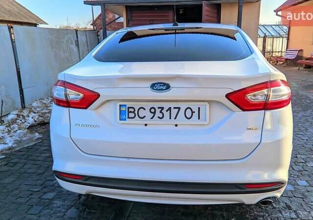 Белый Форд Фьюжн, объемом двигателя 2.49 л и пробегом 190 тыс. км за 8600 $, фото 16 на Automoto.ua
