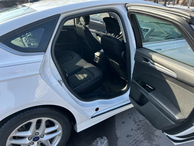 Белый Форд Фьюжн, объемом двигателя 2.5 л и пробегом 101 тыс. км за 10000 $, фото 14 на Automoto.ua