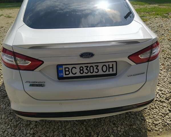 Белый Форд Фьюжн, объемом двигателя 2 л и пробегом 248 тыс. км за 12000 $, фото 5 на Automoto.ua