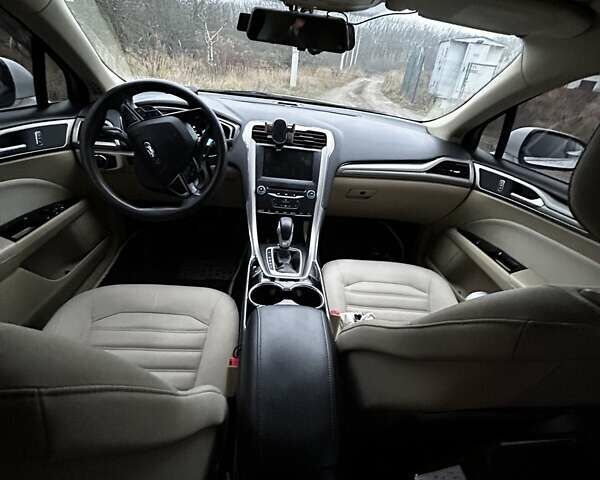 Белый Форд Фьюжн, объемом двигателя 2 л и пробегом 199 тыс. км за 13000 $, фото 7 на Automoto.ua