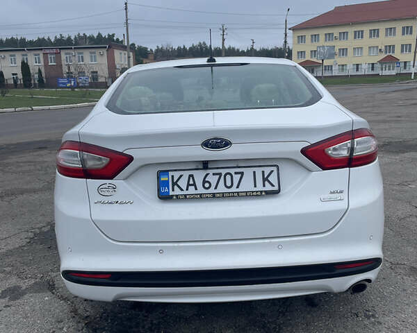 Белый Форд Фьюжн, объемом двигателя 1.6 л и пробегом 290 тыс. км за 8500 $, фото 8 на Automoto.ua