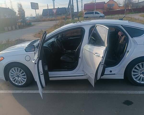 Белый Форд Фьюжн, объемом двигателя 2 л и пробегом 254 тыс. км за 11900 $, фото 12 на Automoto.ua