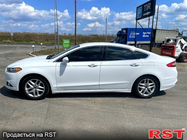 Белый Форд Фьюжн, объемом двигателя 1.6 л и пробегом 160 тыс. км за 9500 $, фото 3 на Automoto.ua