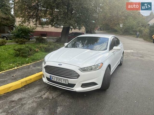 Форд Фьюжн 2013 в Киеве на Automoto.ua Белый Форд Фьюжн, объемом двигателя 2.49 л и пробегом 247 тыс. км за 9100 $, фото 1 на Automoto.ua