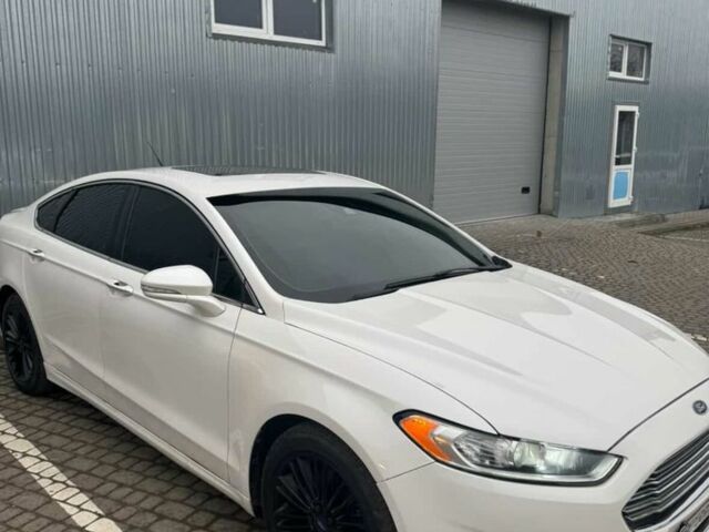 Белый Форд Фьюжн, объемом двигателя 2 л и пробегом 200 тыс. км за 10500 $, фото 1 на Automoto.ua