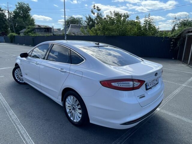 Белый Форд Фьюжн, объемом двигателя 2 л и пробегом 220 тыс. км за 11500 $, фото 3 на Automoto.ua