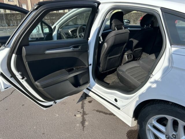 Белый Форд Фьюжн, объемом двигателя 2.5 л и пробегом 101 тыс. км за 10000 $, фото 12 на Automoto.ua