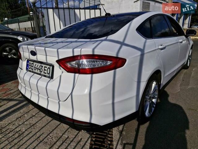 Форд Фьюжн 2013 в Николаеве на Automoto.ua Белый Форд Фьюжн, объемом двигателя 2.49 л и пробегом 181 тыс. км за 9999 $, фото 3 на Automoto.ua