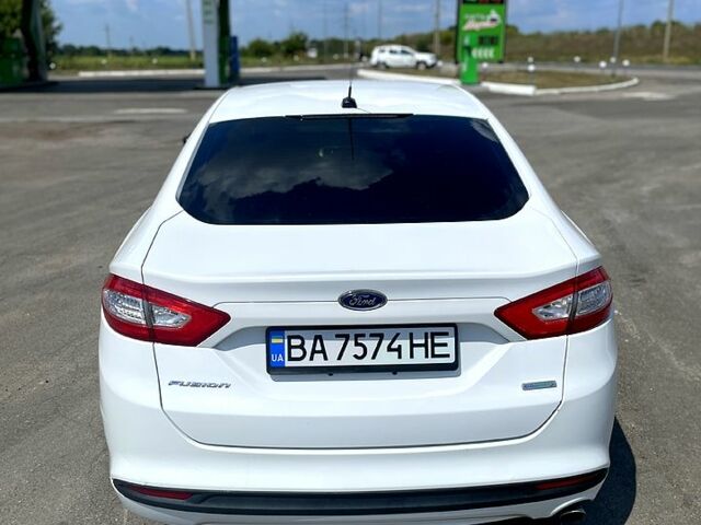 Белый Форд Фьюжн, объемом двигателя 1.6 л и пробегом 160 тыс. км за 9500 $, фото 7 на Automoto.ua