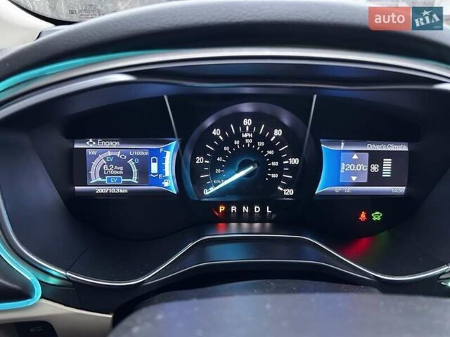 Белый Форд Фьюжн, объемом двигателя 2 л и пробегом 199 тыс. км за 13000 $, фото 9 на Automoto.ua