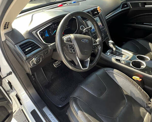 Белый Форд Фьюжн, объемом двигателя 2 л и пробегом 198 тыс. км за 9600 $, фото 32 на Automoto.ua