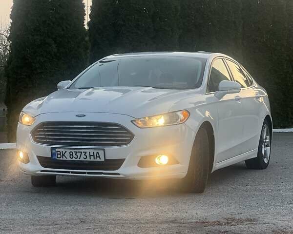 Білий Форд Фьюжен, об'ємом двигуна 2.5 л та пробігом 224 тис. км за 9200 $, фото 3 на Automoto.ua