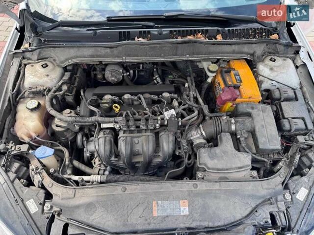 Белый Форд Фьюжн, объемом двигателя 2.5 л и пробегом 201 тыс. км за 7500 $, фото 12 на Automoto.ua