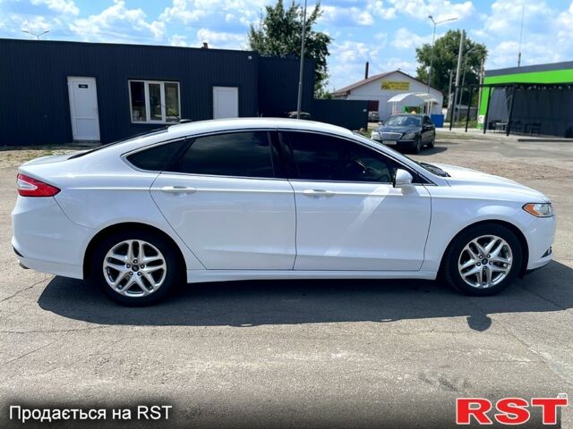 Белый Форд Фьюжн, объемом двигателя 1.6 л и пробегом 160 тыс. км за 9500 $, фото 4 на Automoto.ua