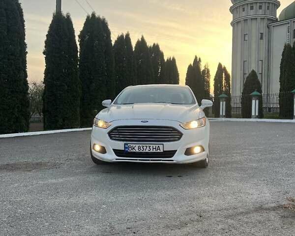 Білий Форд Фьюжен, об'ємом двигуна 2.5 л та пробігом 224 тис. км за 9200 $, фото 7 на Automoto.ua