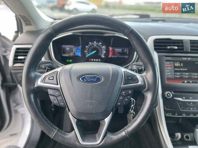 Белый Форд Фьюжн, объемом двигателя 2 л и пробегом 170 тыс. км за 10950 $, фото 8 на Automoto.ua