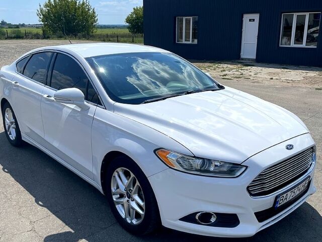 Белый Форд Фьюжн, объемом двигателя 1.6 л и пробегом 160 тыс. км за 9500 $, фото 2 на Automoto.ua