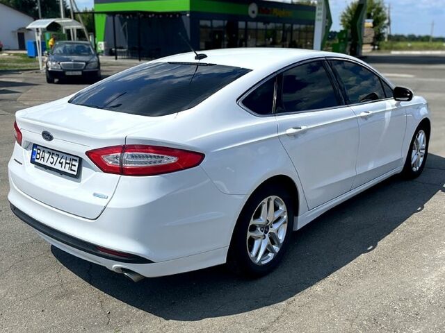 Белый Форд Фьюжн, объемом двигателя 1.6 л и пробегом 160 тыс. км за 9500 $, фото 5 на Automoto.ua