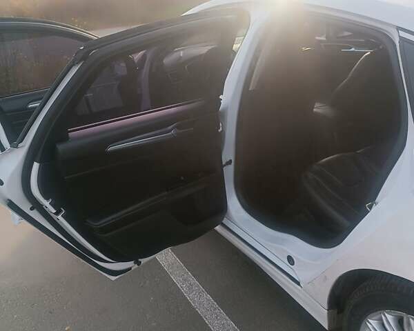 Белый Форд Фьюжн, объемом двигателя 2 л и пробегом 254 тыс. км за 11900 $, фото 9 на Automoto.ua