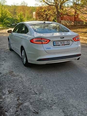 Белый Форд Фьюжн, объемом двигателя 2 л и пробегом 230 тыс. км за 14000 $, фото 10 на Automoto.ua
