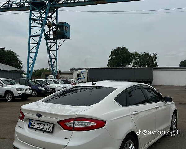 Белый Форд Фьюжн, объемом двигателя 2.5 л и пробегом 246 тыс. км за 7700 $, фото 2 на Automoto.ua