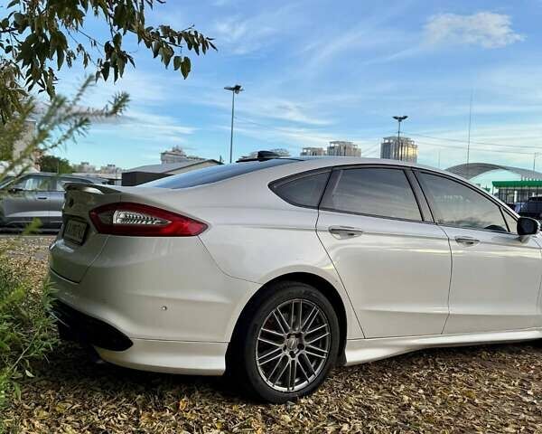 Білий Форд Фьюжен, об'ємом двигуна 2 л та пробігом 157 тис. км за 10999 $, фото 6 на Automoto.ua