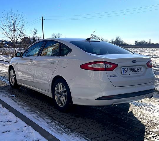 Форд Фьюжн 2013 в Полтаве на Automoto.ua Белый Форд Фьюжн, объемом двигателя 2.5 л и пробегом 198 тыс. км за 9000 $, фото 4 на Automoto.ua