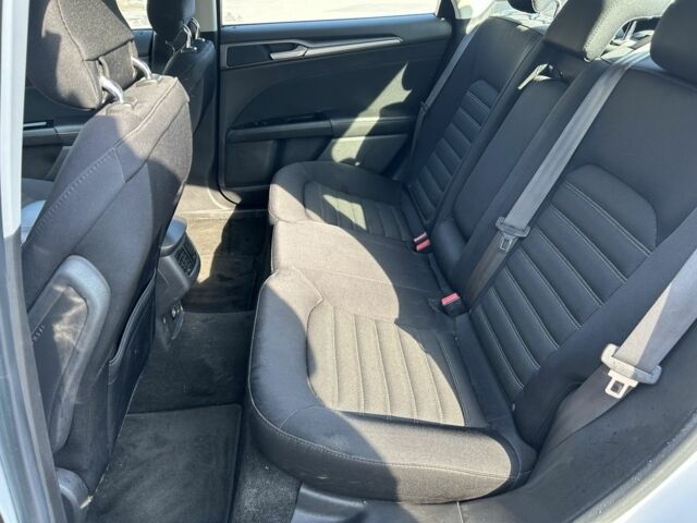 Белый Форд Фьюжн, объемом двигателя 2.5 л и пробегом 101 тыс. км за 10000 $, фото 13 на Automoto.ua