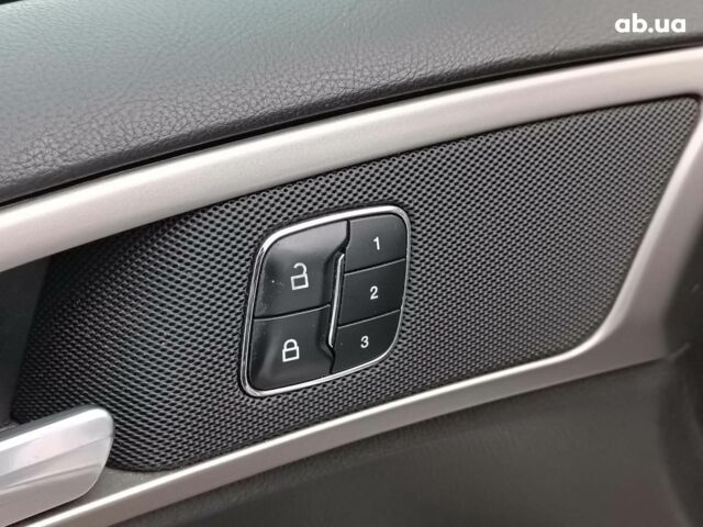 Білий Форд Фьюжен, об'ємом двигуна 1.5 л та пробігом 137 тис. км за 8690 $, фото 15 на Automoto.ua