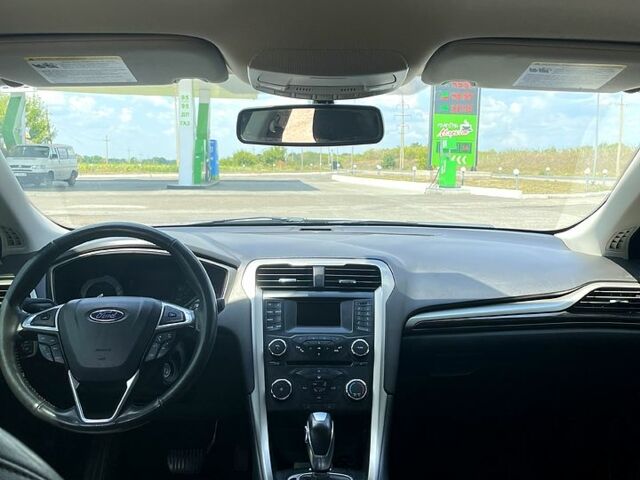 Белый Форд Фьюжн, объемом двигателя 1.6 л и пробегом 160 тыс. км за 9500 $, фото 10 на Automoto.ua