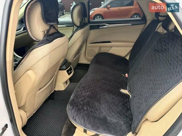 Білий Форд Фьюжен, об'ємом двигуна 2.5 л та пробігом 284 тис. км за 9600 $, фото 4 на Automoto.ua