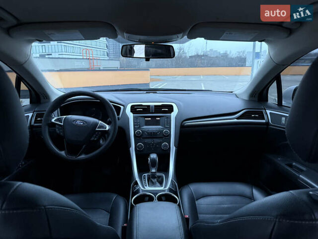 Білий Форд Фьюжен, об'ємом двигуна 2.5 л та пробігом 184 тис. км за 10500 $, фото 11 на Automoto.ua