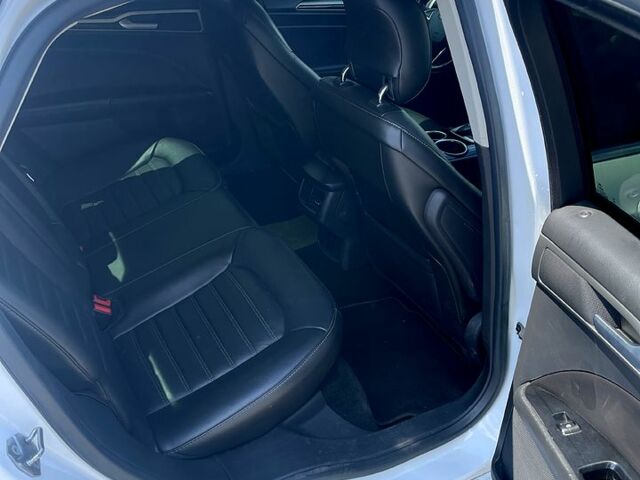 Белый Форд Фьюжн, объемом двигателя 1.6 л и пробегом 160 тыс. км за 9500 $, фото 13 на Automoto.ua