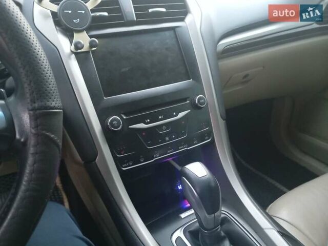 Білий Форд Фьюжен, об'ємом двигуна 2 л та пробігом 163 тис. км за 10700 $, фото 8 на Automoto.ua