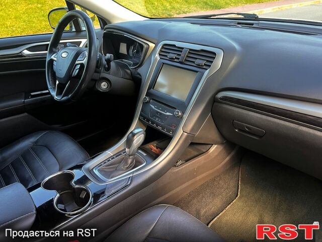 Форд Фьюжн 2013 в Киеве на Automoto.ua Белый Форд Фьюжн, объемом двигателя 2 л и пробегом 179 тыс. км за 10999 $, фото 5 на Automoto.ua