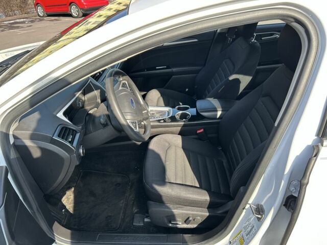 Белый Форд Фьюжн, объемом двигателя 2.5 л и пробегом 101 тыс. км за 10000 $, фото 10 на Automoto.ua