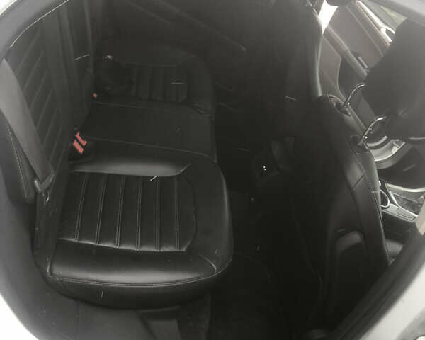 Белый Форд Фьюжн, объемом двигателя 2 л и пробегом 240 тыс. км за 9999 $, фото 9 на Automoto.ua