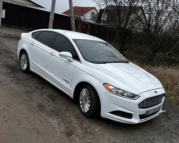 Белый Форд Фьюжн, объемом двигателя 2 л и пробегом 199 тыс. км за 13000 $, фото 1 на Automoto.ua