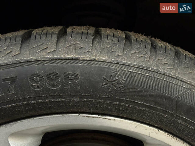 Білий Форд Фьюжен, об'ємом двигуна 2 л та пробігом 210 тис. км за 10699 $, фото 17 на Automoto.ua