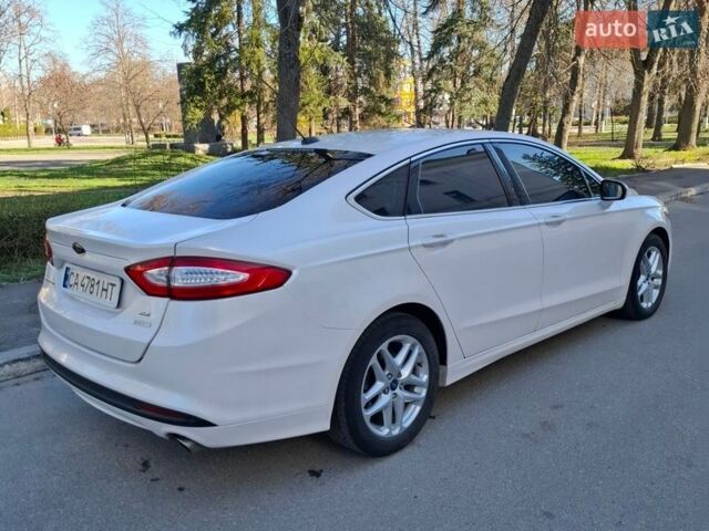 Білий Форд Фьюжен, об'ємом двигуна 1.6 л та пробігом 109 тис. км за 8700 $, фото 4 на Automoto.ua