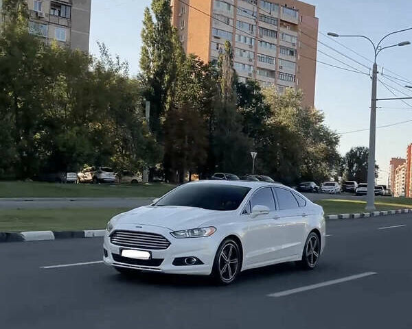 Белый Форд Фьюжн, объемом двигателя 2 л и пробегом 208 тыс. км за 9000 $, фото 1 на Automoto.ua