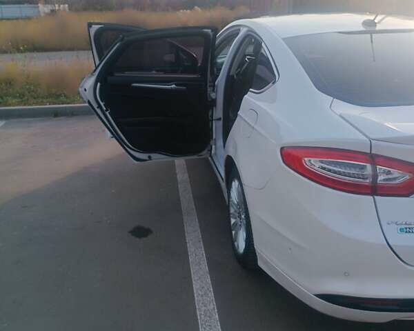 Белый Форд Фьюжн, объемом двигателя 2 л и пробегом 254 тыс. км за 11900 $, фото 10 на Automoto.ua