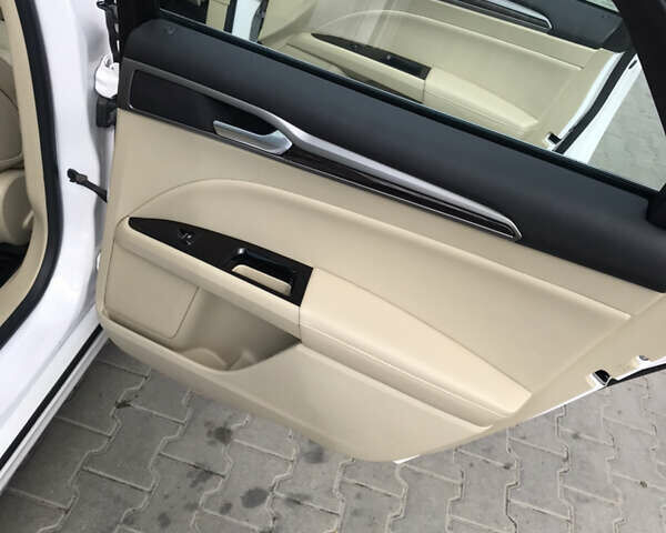 Білий Форд Фьюжен, об'ємом двигуна 2 л та пробігом 91 тис. км за 11500 $, фото 11 на Automoto.ua