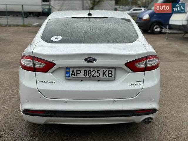 Белый Форд Фьюжн, объемом двигателя 2 л и пробегом 209 тыс. км за 8999 $, фото 4 на Automoto.ua