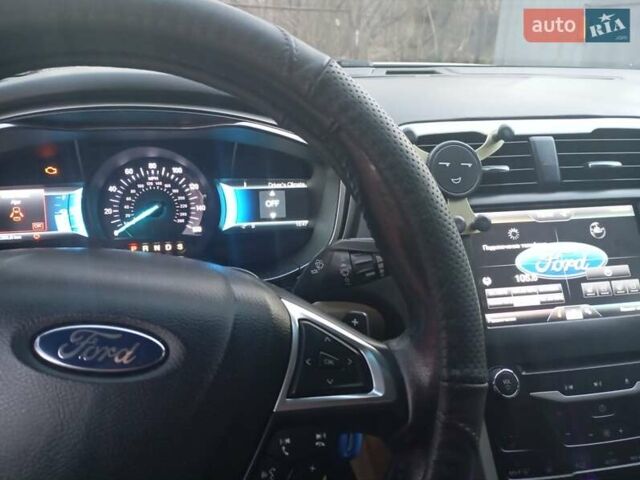 Білий Форд Фьюжен, об'ємом двигуна 2 л та пробігом 163 тис. км за 10700 $, фото 6 на Automoto.ua