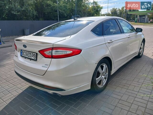 Білий Форд Фьюжен, об'ємом двигуна 1.6 л та пробігом 195 тис. км за 7850 $, фото 4 на Automoto.ua