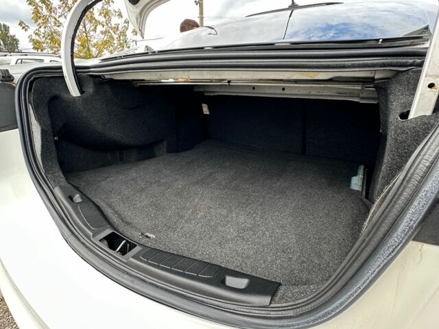 Форд Фьюжн 2013 в Кривом Роге на Automoto.ua Белый Форд Фьюжн, объемом двигателя 2.5 л и пробегом 177 тыс. км за 8900 $, фото 5 на Automoto.ua