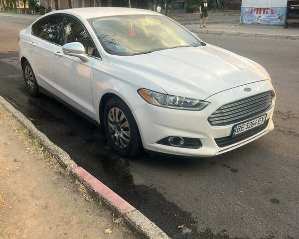 Білий Форд Фьюжен, об'ємом двигуна 2.5 л та пробігом 199 тис. км за 9000 $, фото 3 на Automoto.ua